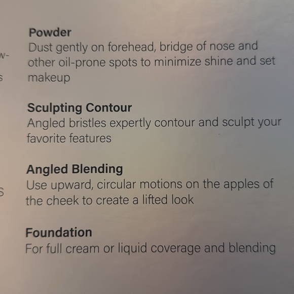 Glitz & Glam Bow makeup brushes viral 🎀🎀🎀💎💎💎 - Picture 11 of 14